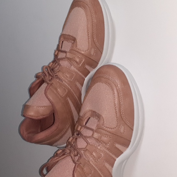 Size 10 Walking Shoe by Qupid $10 Rose Mauve Color - Picture 2 of 8